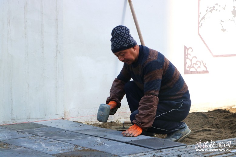 縣城朝陽路人行步道建設(shè)現(xiàn)場