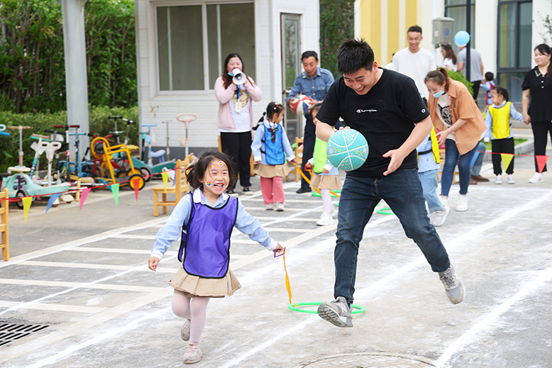 縣幼兒園向陽分園舉辦親子運(yùn)動(dòng)會(huì)