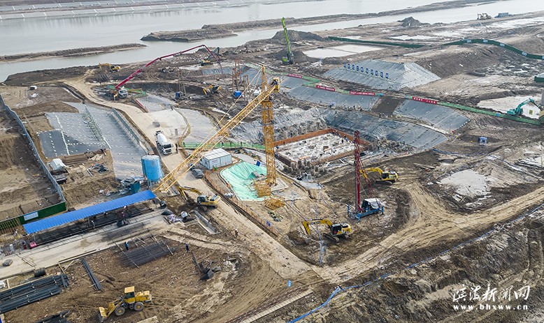 淮河入海水道二期工程鹽城段陶圩河閘站項目建設(shè)現(xiàn)場